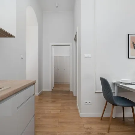 Apartment Roosevelta 25 Center By Solarento